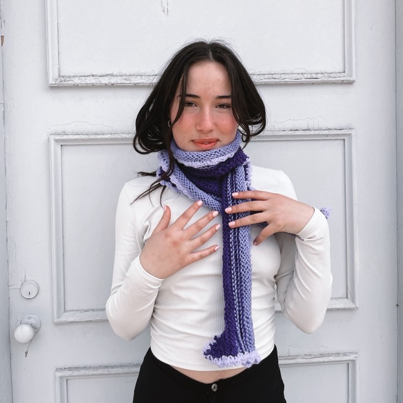Beautiful handmade crochet scarf - Picture 1 of 4